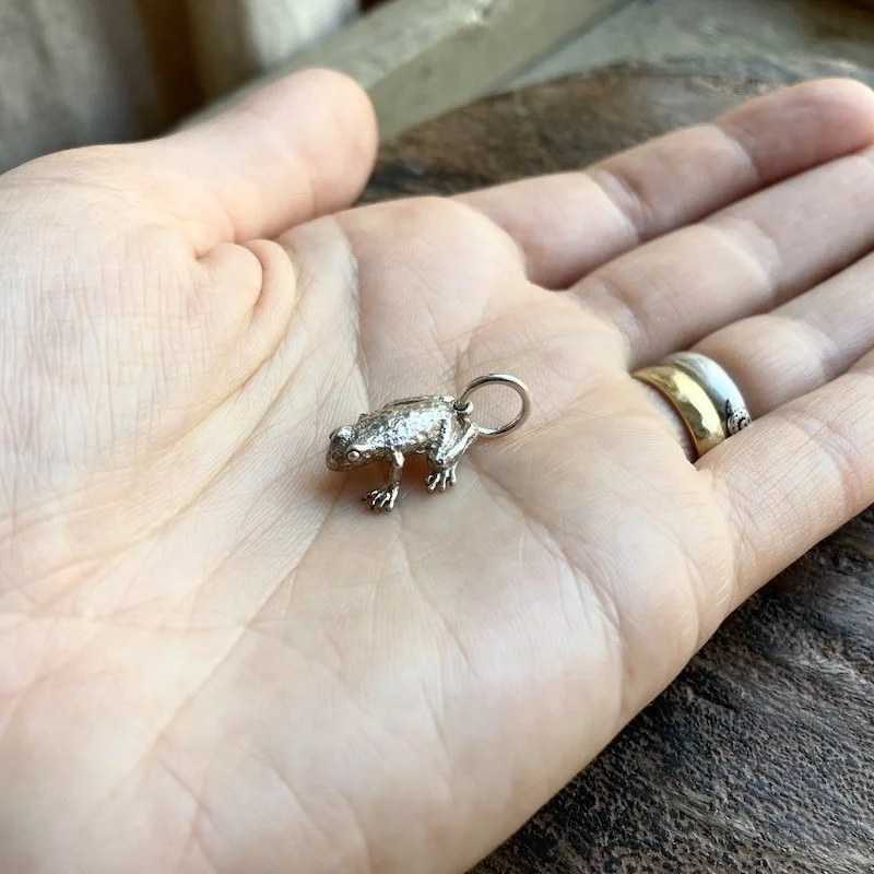 Vintage Solid Silver Frog Pendant / Charm