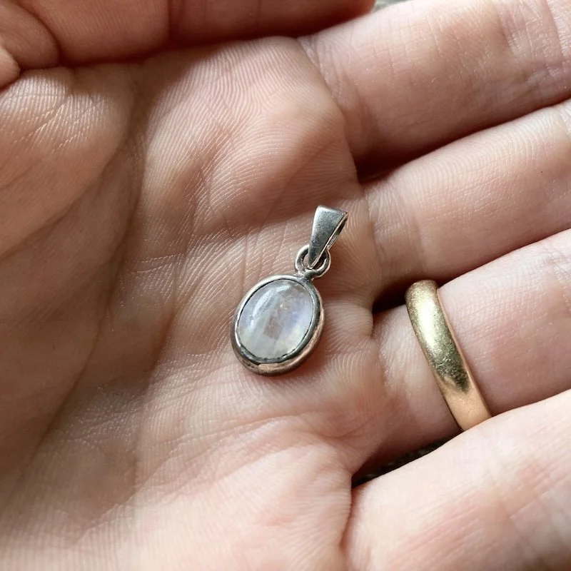 rainbow moonstone pendant.jpeg