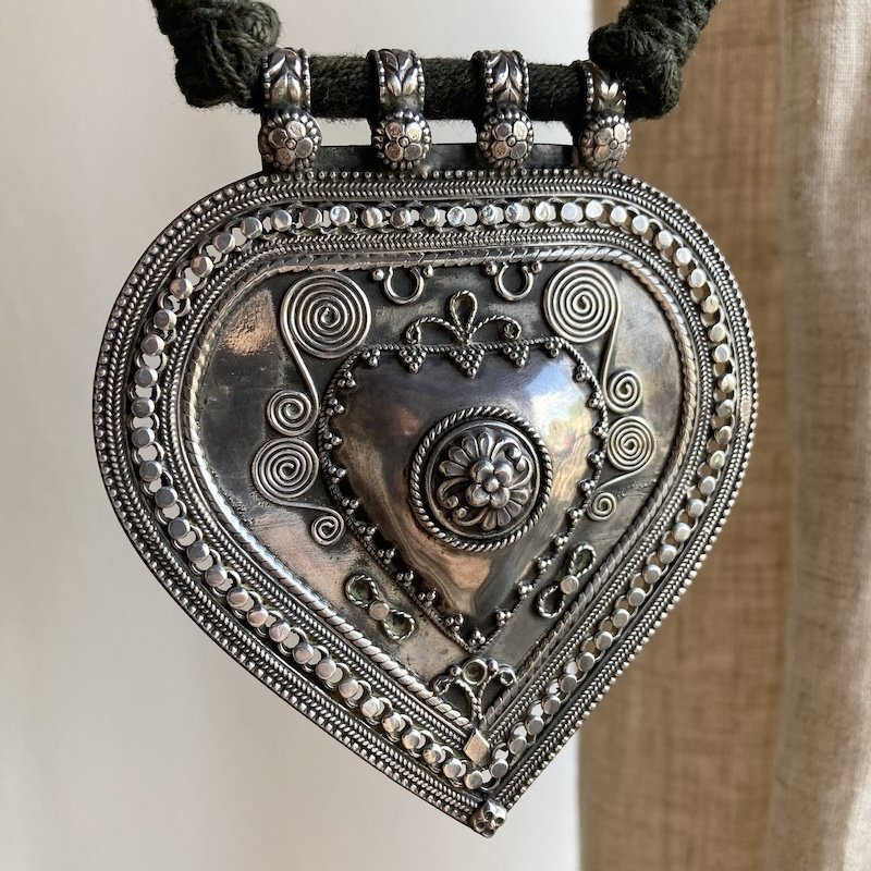 Stunning Vintage Indian Ornate Sterling Silver Necklace