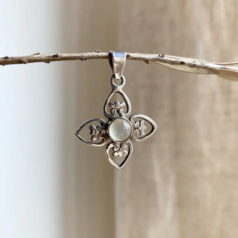 openwork sterling silver and moonstone pendant 5.jpeg