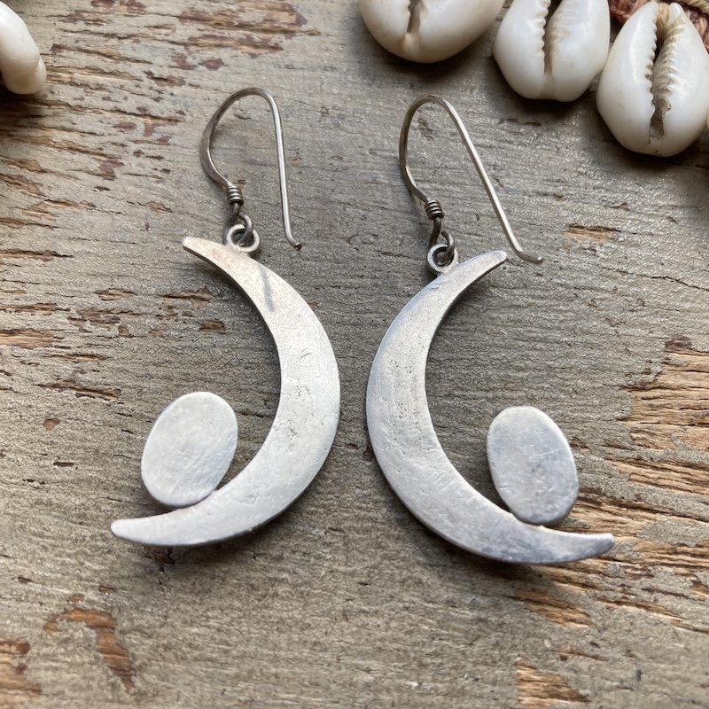 vintage sterling silver and lapis lazuli moon earrings 3.jpeg