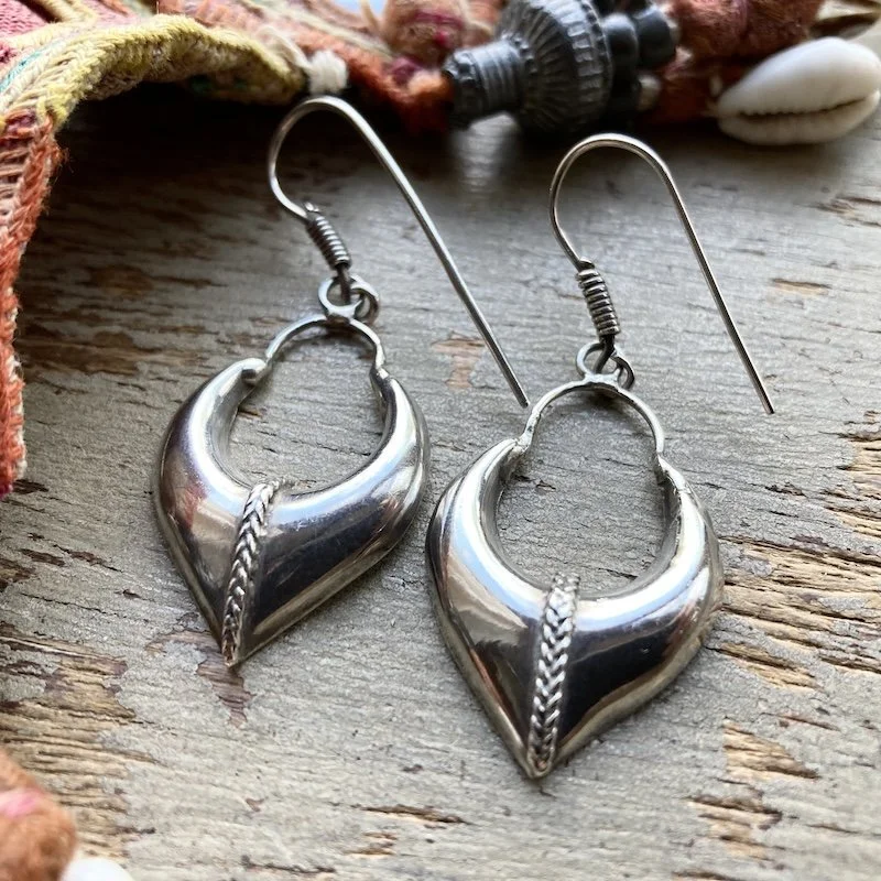 vintage Indian ornate sterling silver earrings 2.jpeg