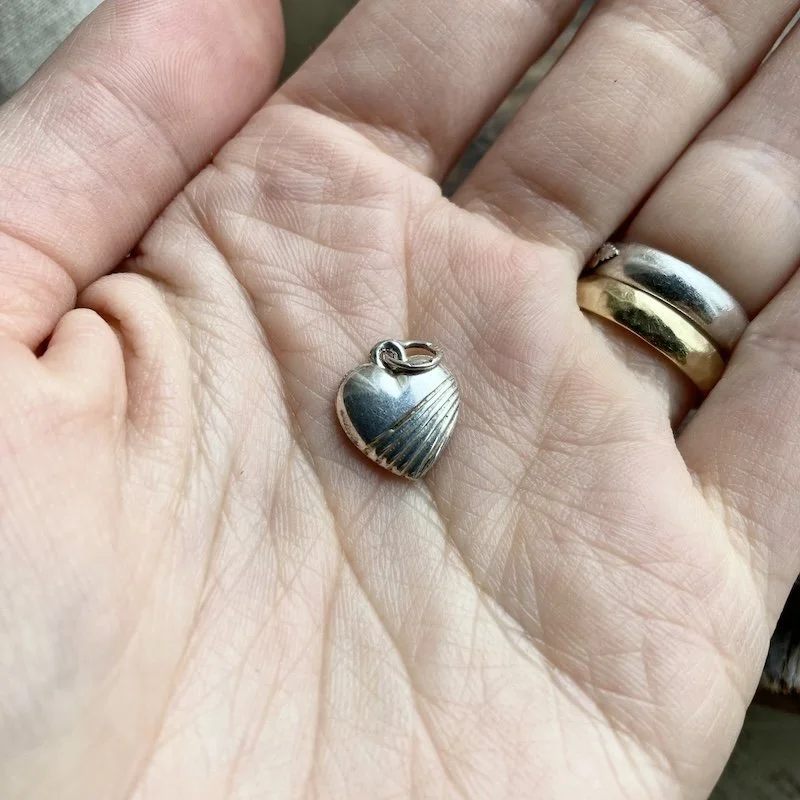 vintage sterling silver heart pendant 3.jpeg