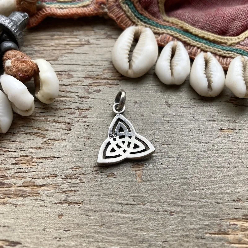 vintage sterling silver celtic knot pendant 2.jpeg