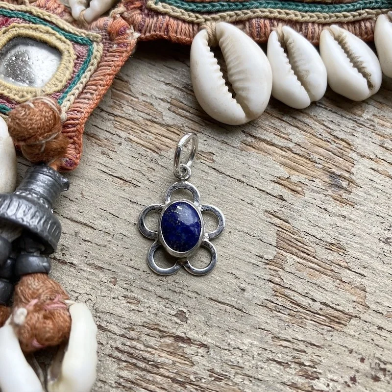 lapis lazuli flower pendant 1.jpeg