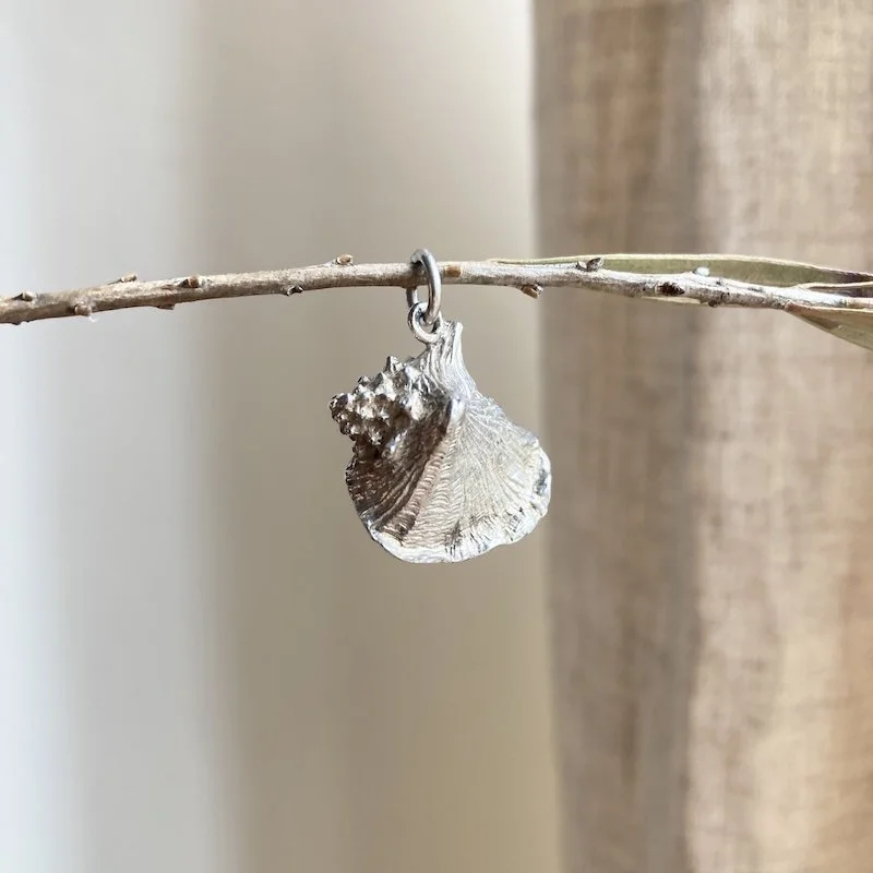 vintage sterling silver seashell pendant 5.jpeg