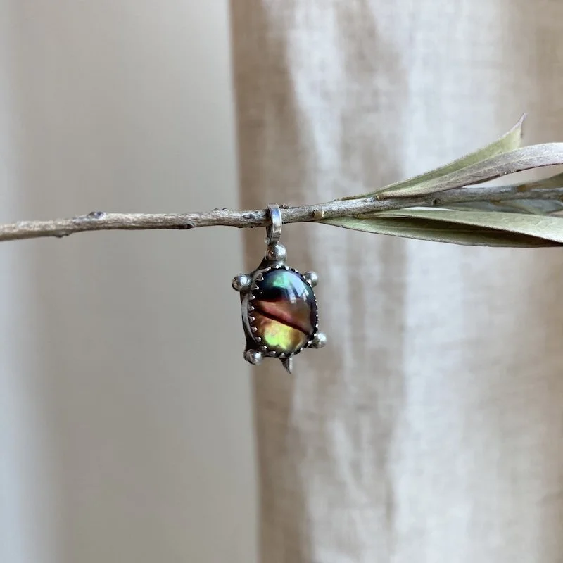 vintage sterling silver and abalone shell turtle pendant 3.jpeg