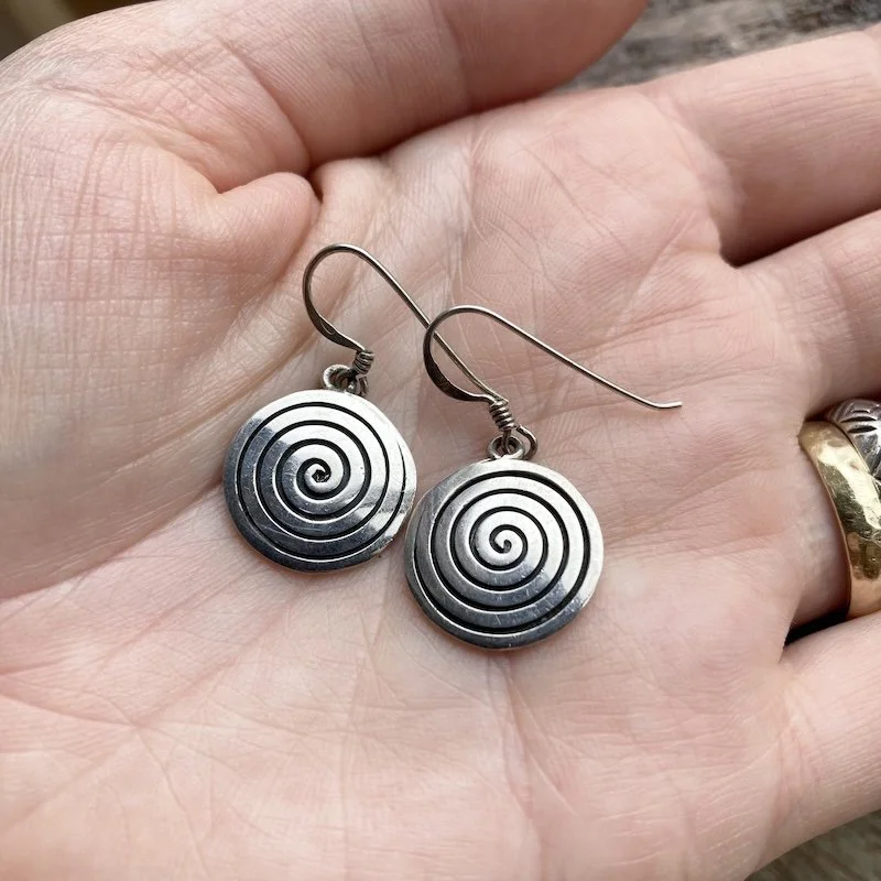 vintage 950 solid silver spiral earrings 4.jpeg
