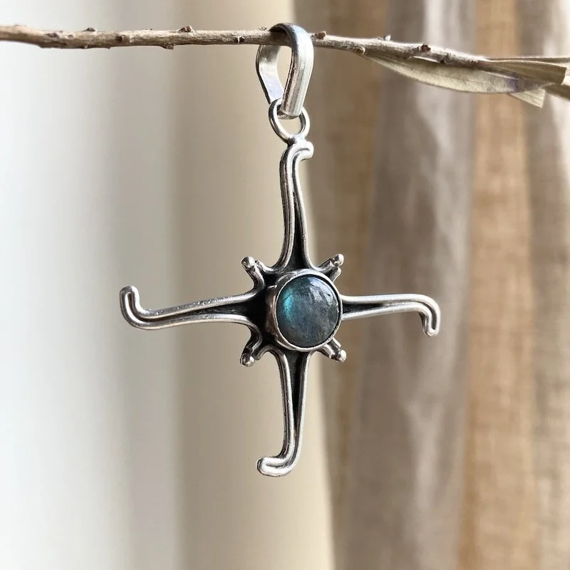 funky sterling silver and labradorite pendant 4.jpeg
