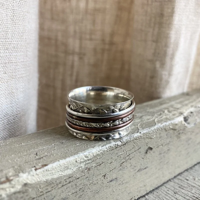 sterling silver spinner ring 1.jpeg