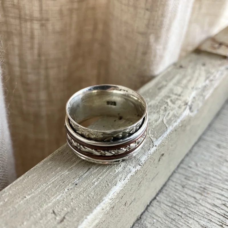 sterling silver spinner ring 3.jpeg