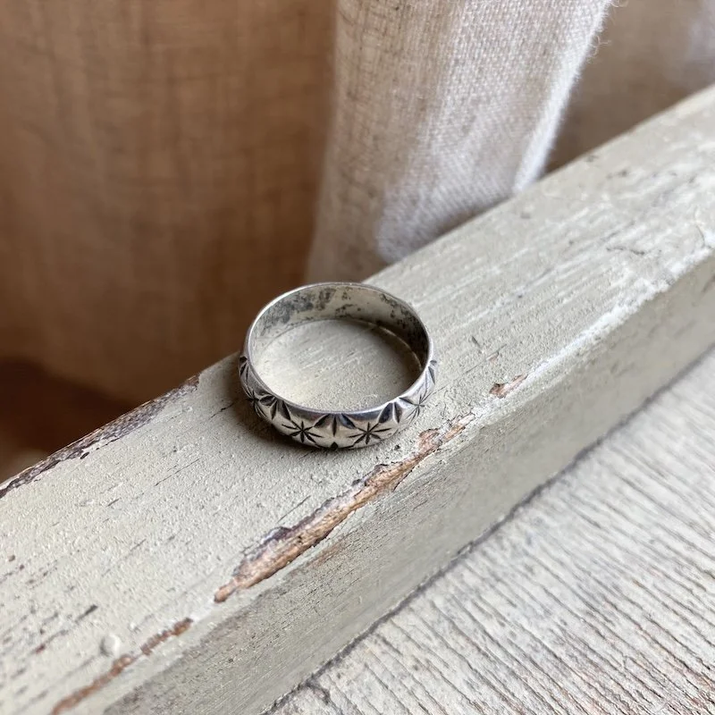 vintage sterling silver engraved sunburst ring 2.jpeg
