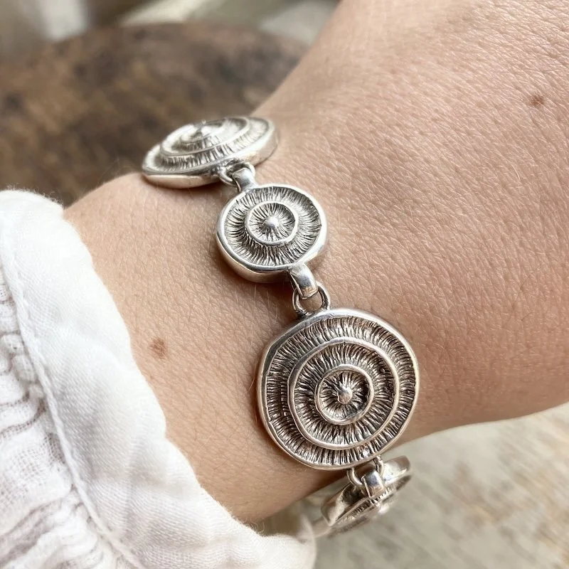 vintage textured solid silver circles bracelet 6.jpeg