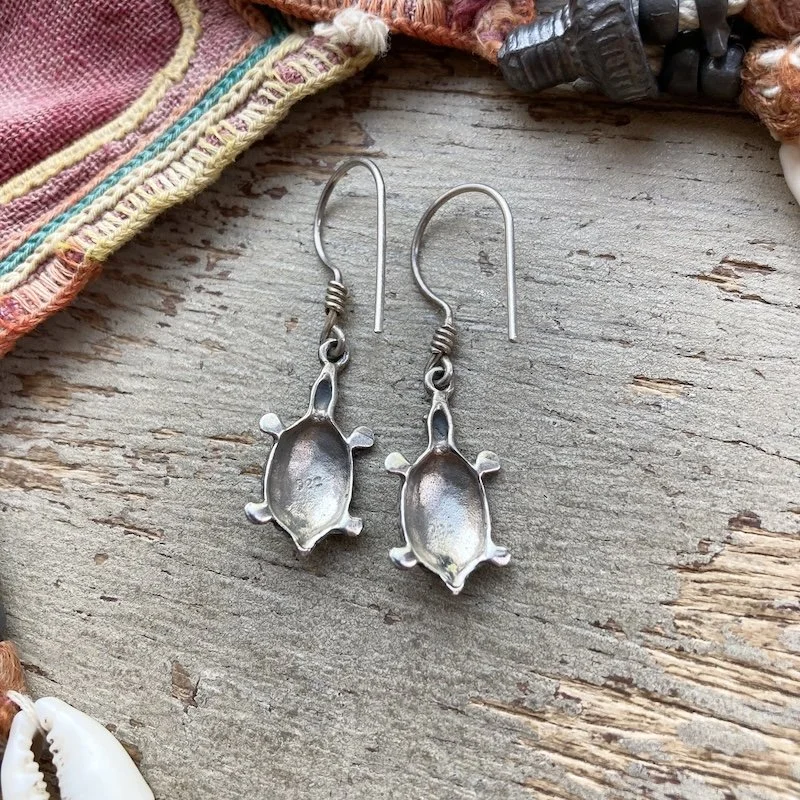 cute vinatge sterling silver turtle earrings 2.jpeg