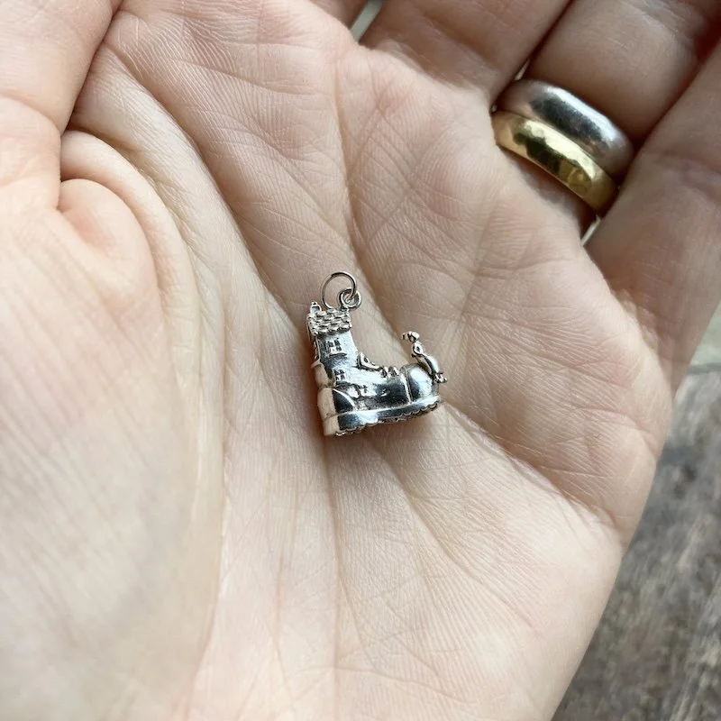 sterling silver 'woman who lived in a shoe' pendant 4.jpeg