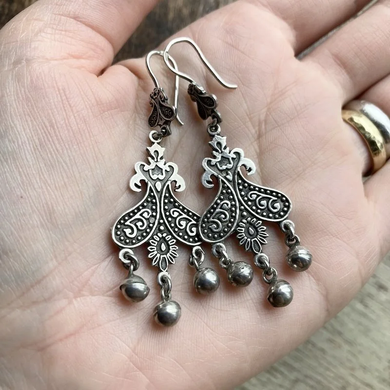 vintage ornate sterling silver dangly earrings 4.jpeg