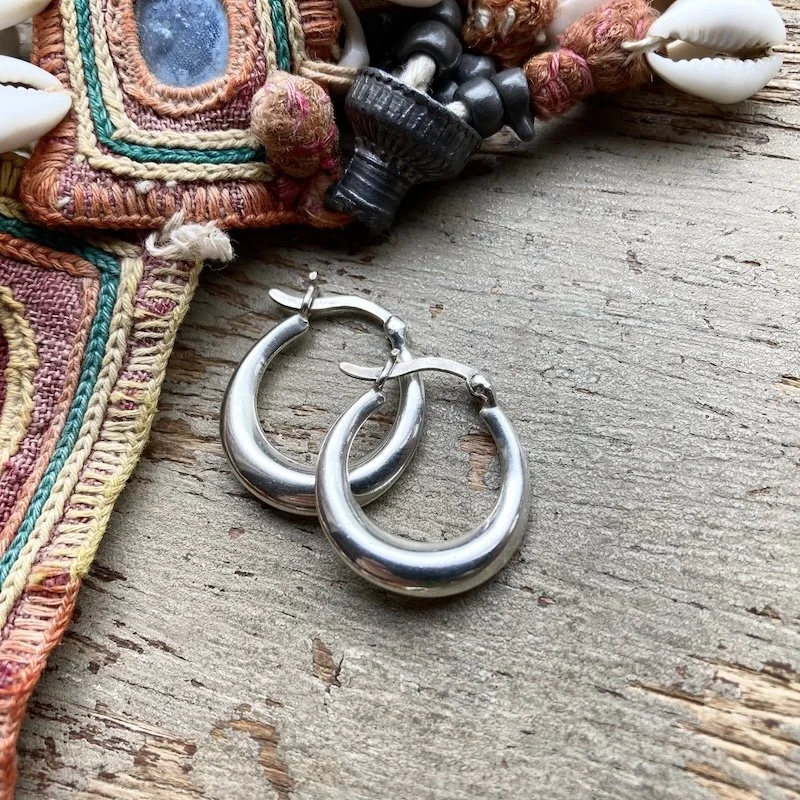 simple vintage sterling silver hoops 2.jpeg