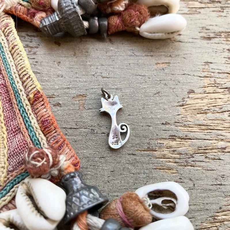 cute little sterling silver cat pendant 2.jpeg