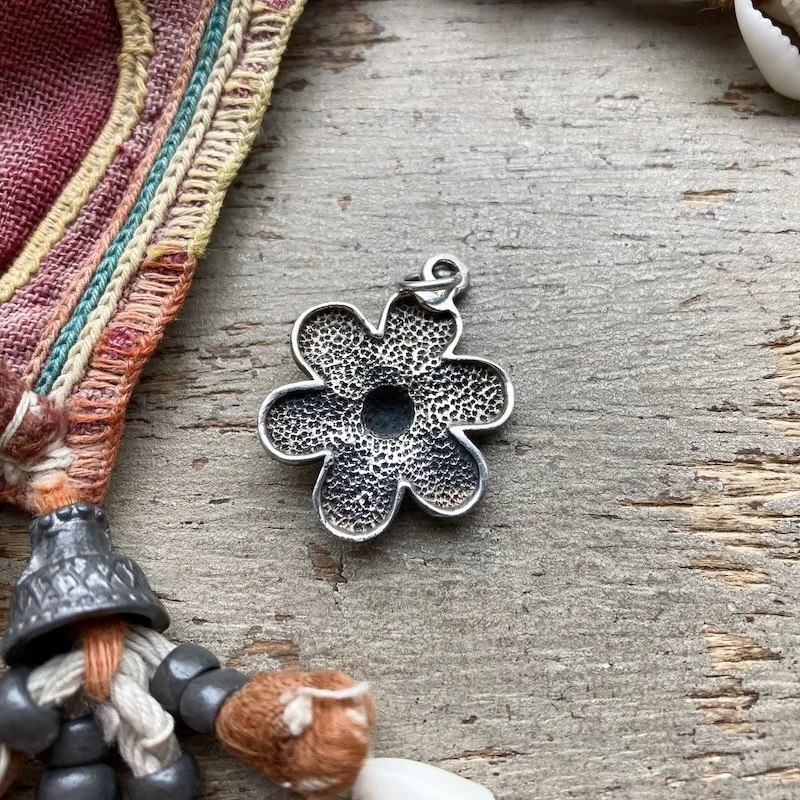vintage sterling silver flower pendant 2.jpeg