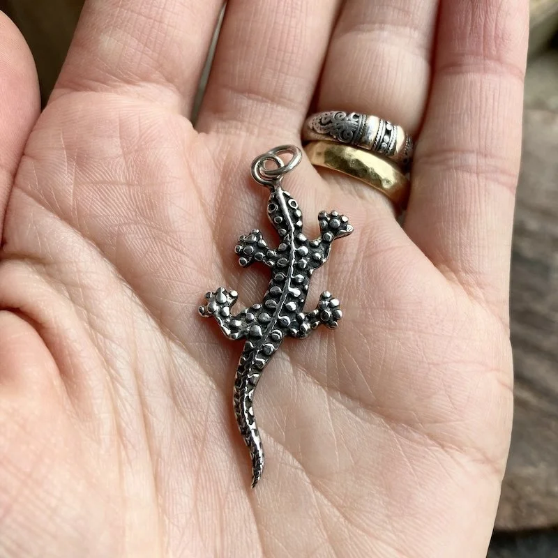 vintage sterling silver lizard pendant 3.jpeg