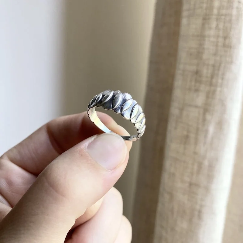 funky vintage sterling silver ring 3.jpeg