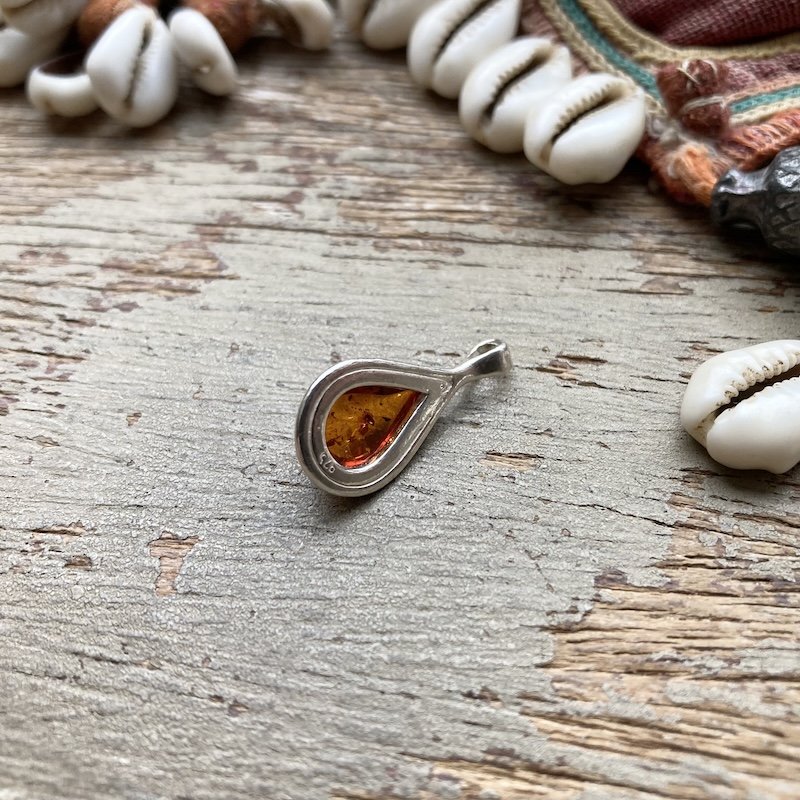 simple sterling silver and amber pendant 2.jpeg