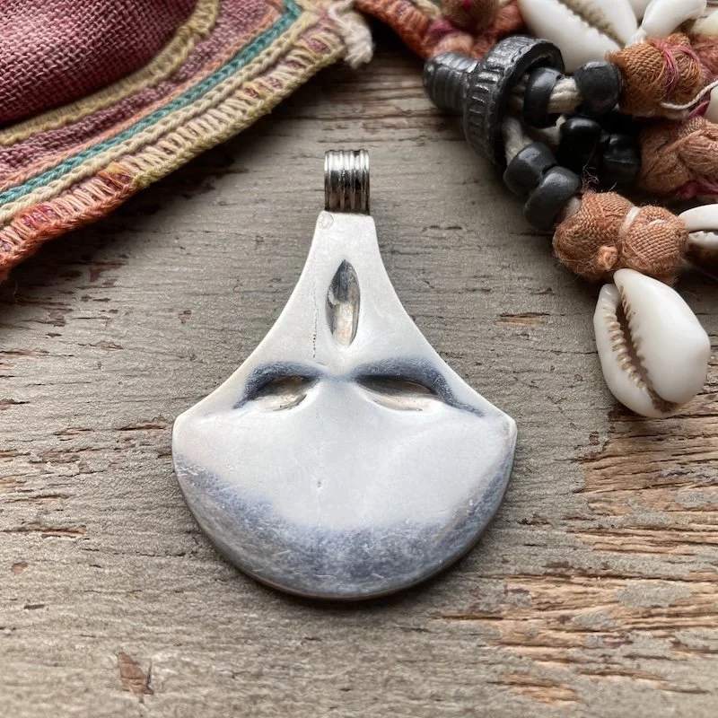 vintage ornate solid silver pendant 2.jpeg