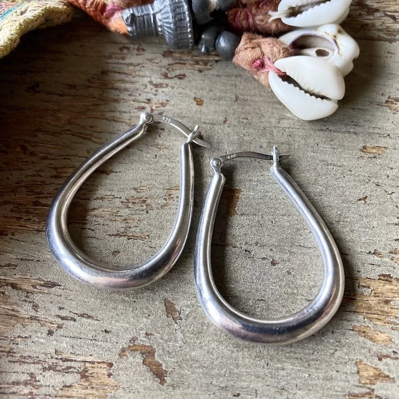 vintage sterling silver oval hoops 3.jpeg