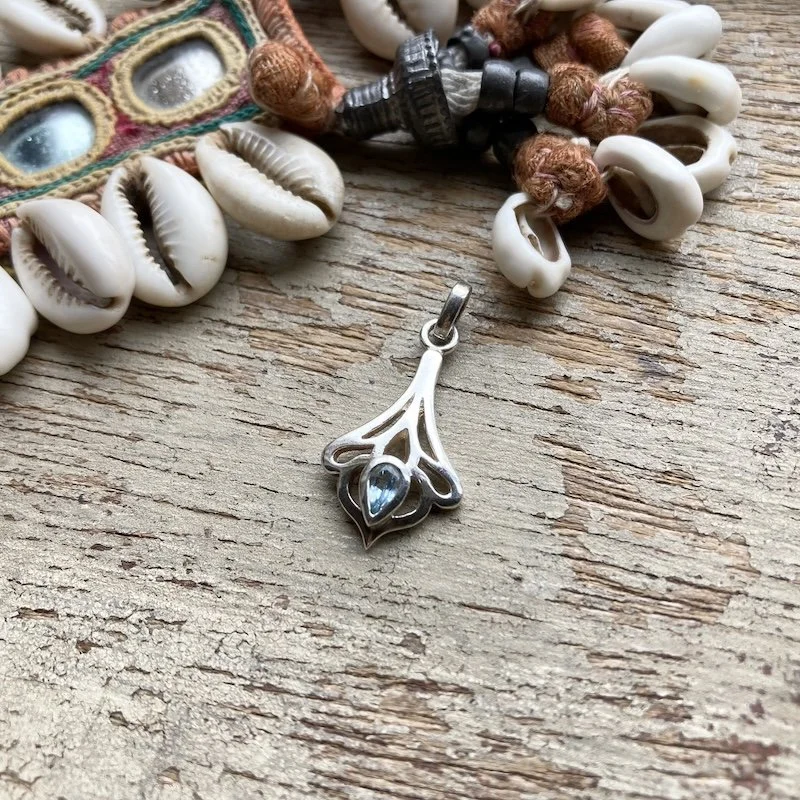 sterling silver blue topaz pendant 1.jpeg