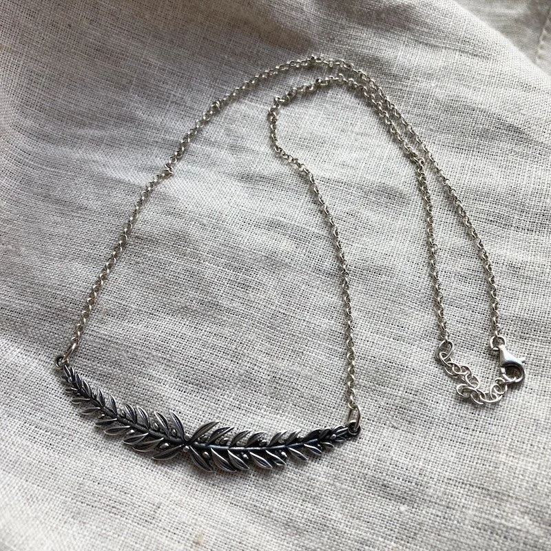 Lovely Sterling Silver Leaf Garland Necklace