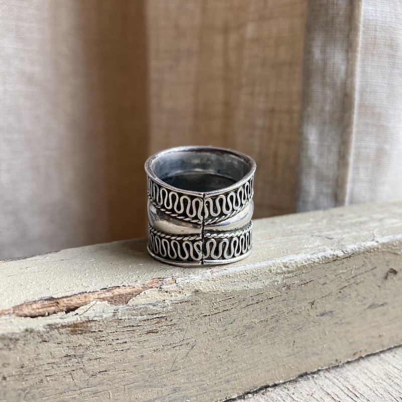 Fab Vintage Chunky Sterling Silver Balinese Ring
