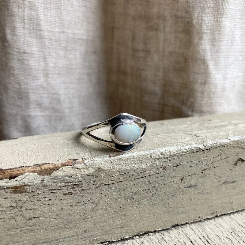 Dreamy Vintage Sterling Silver Natural Opal Ring N