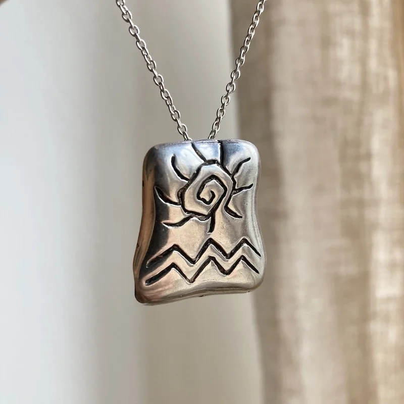 Amazing Vintage Sterling Silver Sun and Waves Necklace
