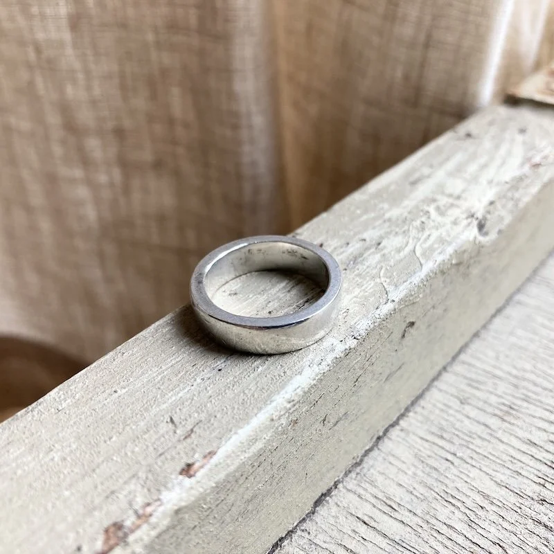 vintage solid silver hallmark band ring 4.jpeg