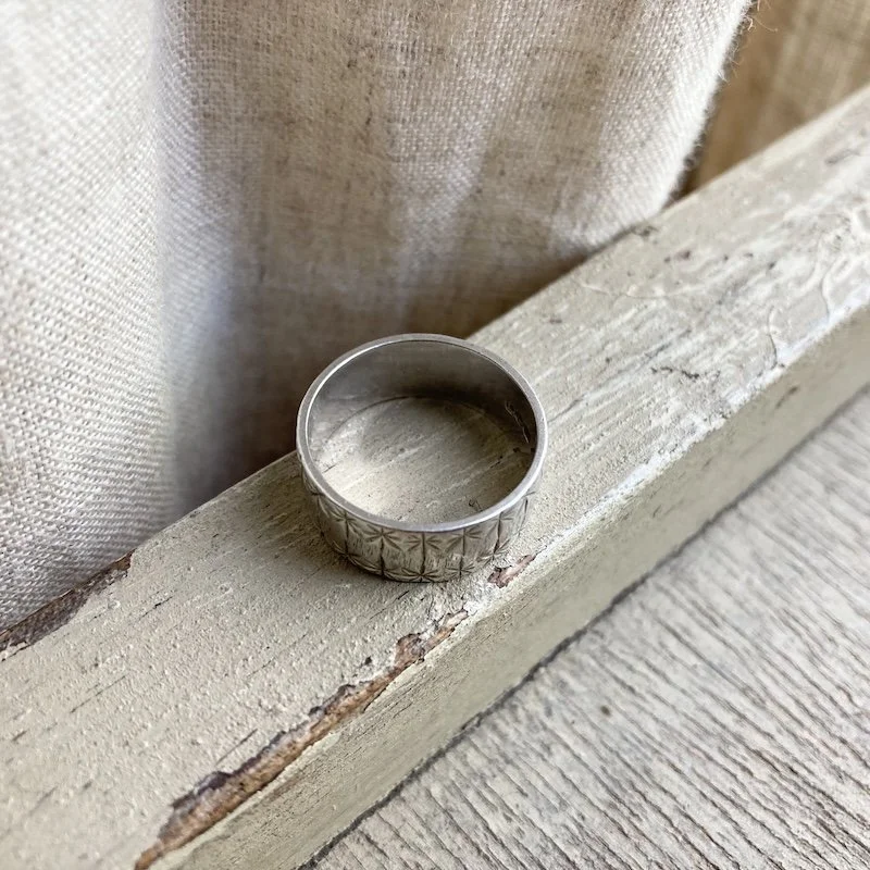vintage solid silver engraved band ring 2.jpeg