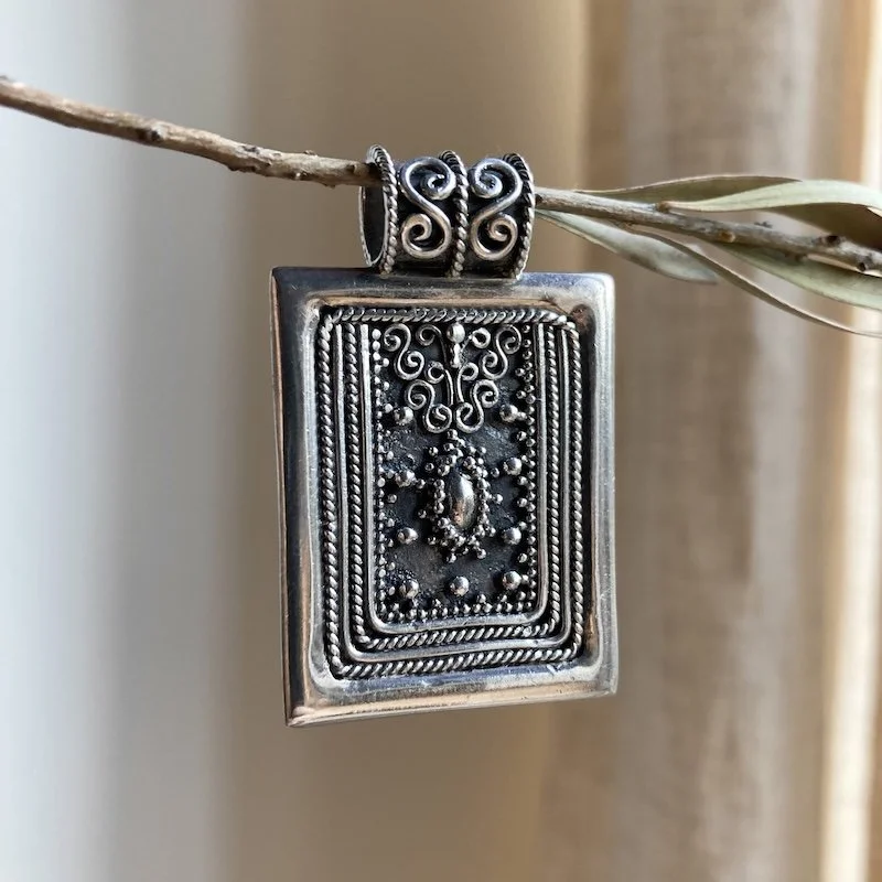 Balinese ornate sterling silver pendant 4.jpeg