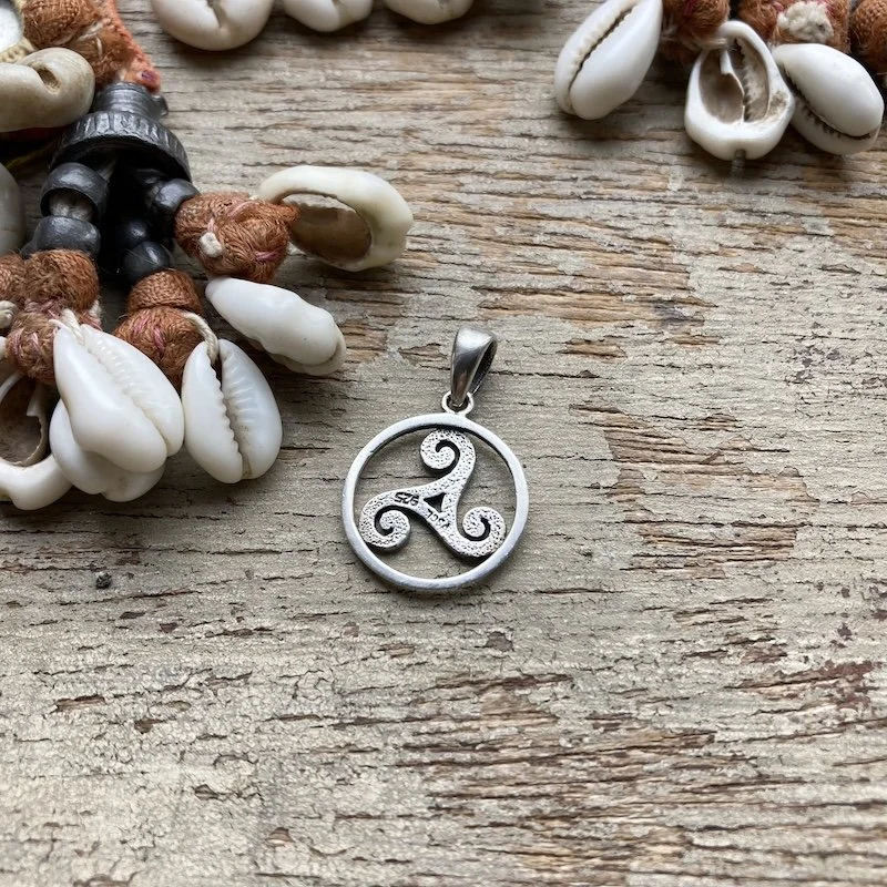 vintage sterling silver triskelion pendant 2.jpeg