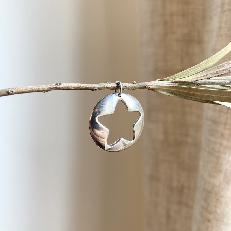 simple sterling silver star pendant 4.jpeg