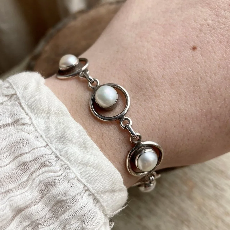 sterling silver pearly bracelet 4.jpeg