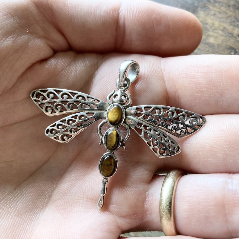 vintage sterling silver tiger's eye dragonfly pendant 4.jpeg