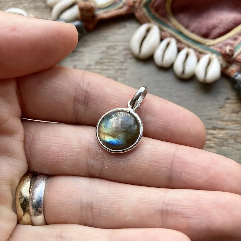 sterling silver flashy labradorite pendant 4.jpeg