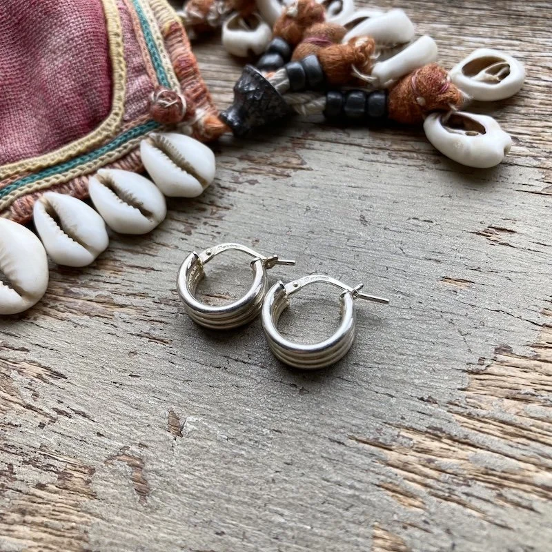 vintage small chunky sterling silver hoops 1.jpeg