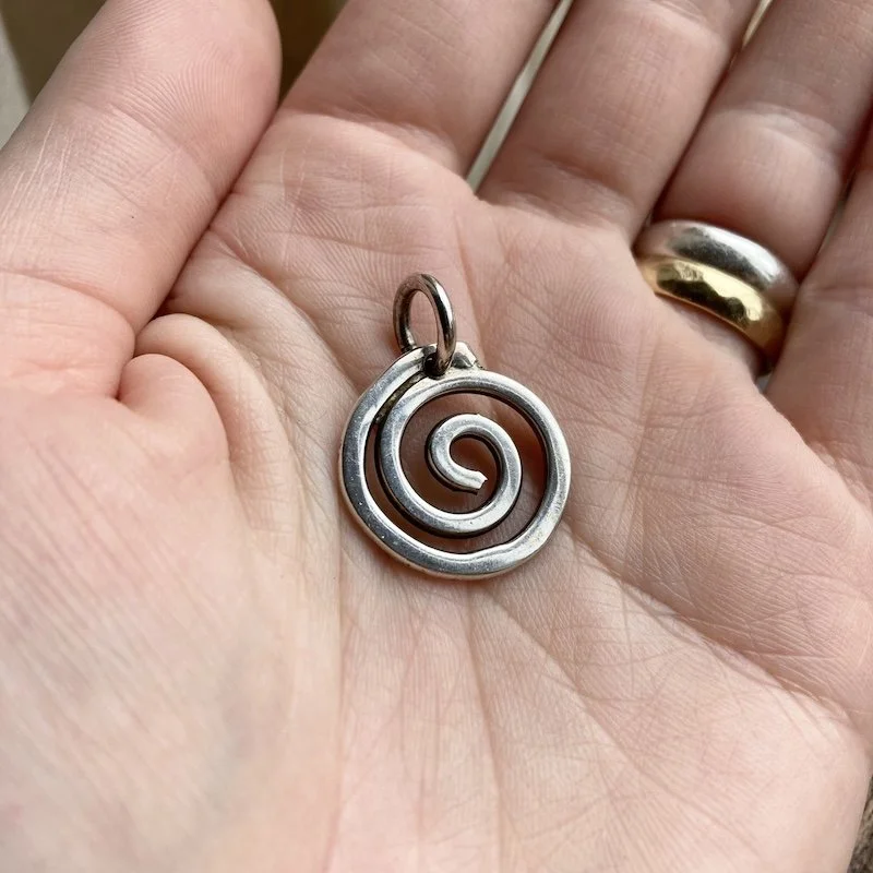 vintage sterling silver spiral pendant 3.jpeg