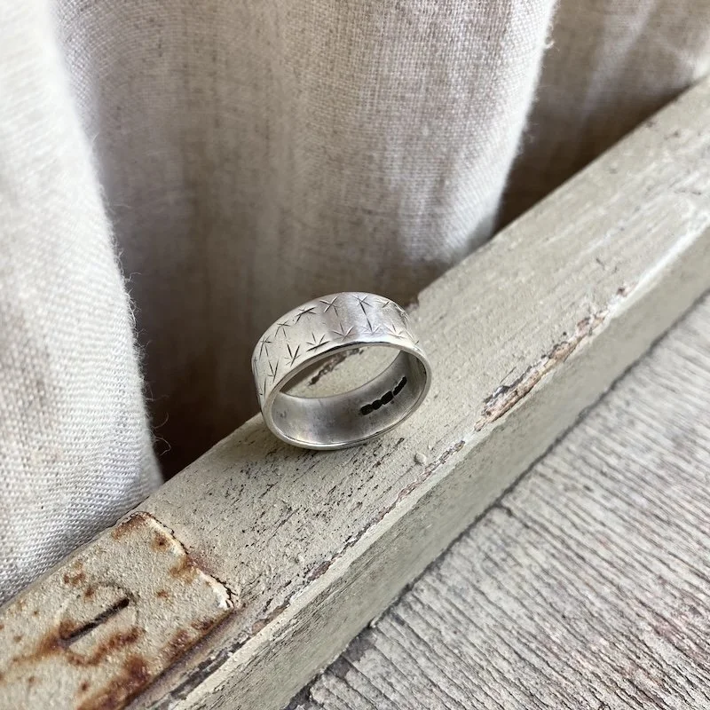 vintage engraved solid silver band ring 2.jpeg