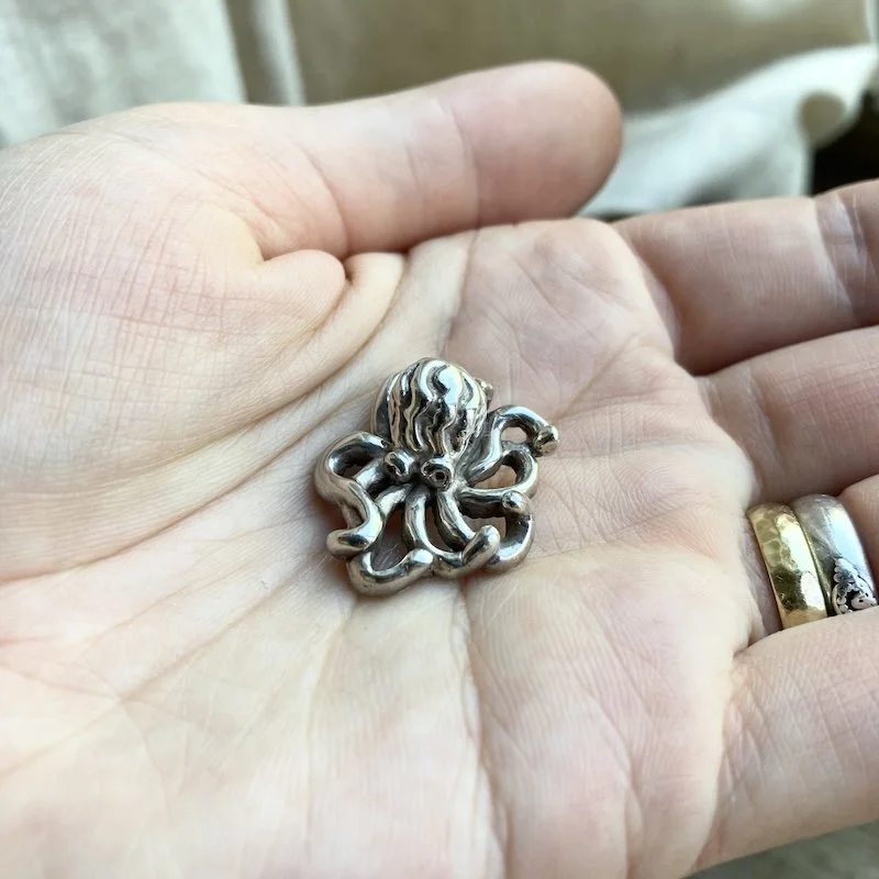 vintage sterling silver octopus pendant 4.jpeg
