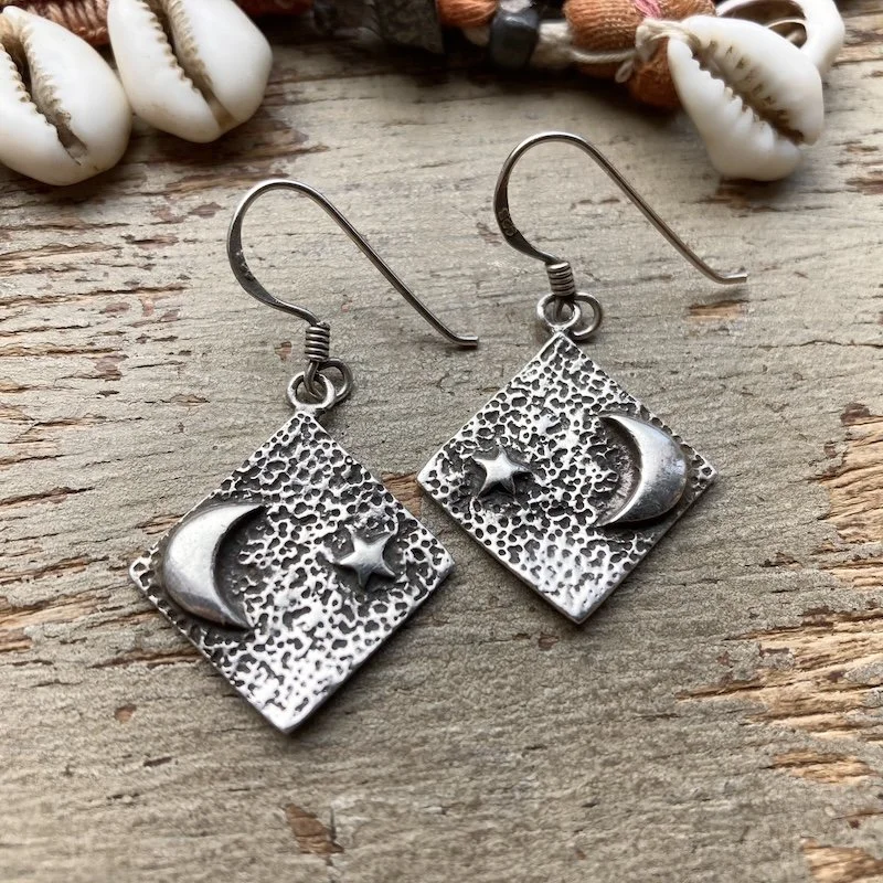 handmade solid silver moon and star earrings 1.jpeg