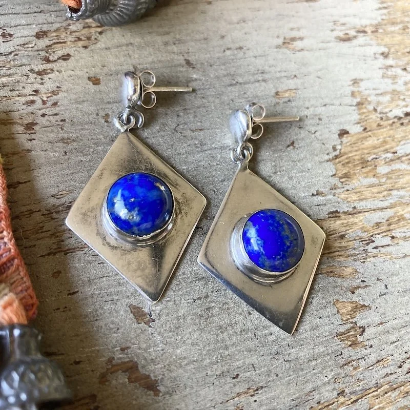vintage sterling silver lapis lazuli cabochon earrings 2.jpeg
