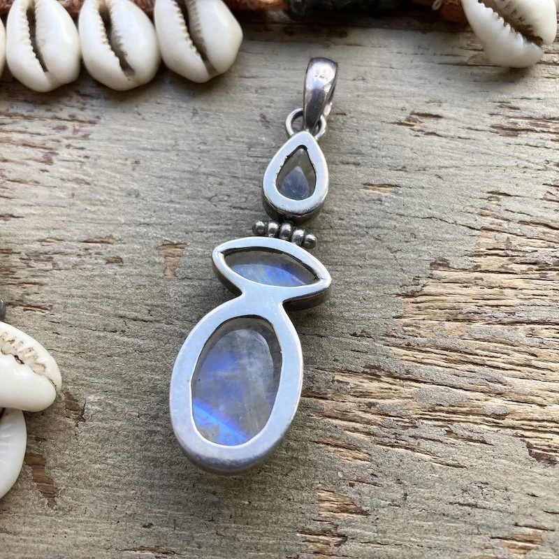 sterling silver rainbow moonstone pendant 3.jpeg
