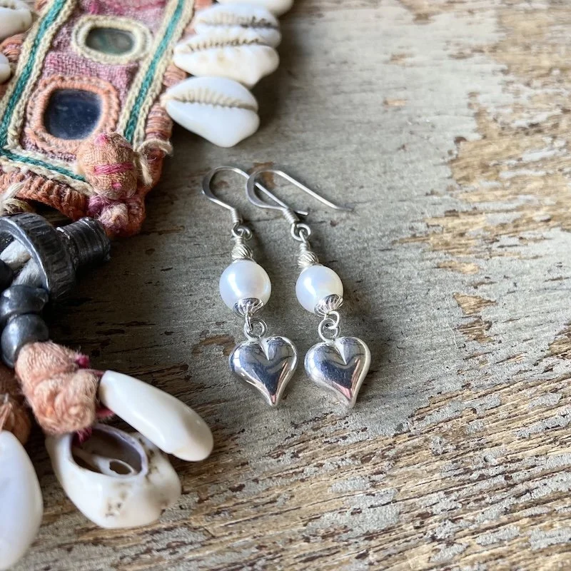 vintage sterling silver dangly heart earrings 2.jpeg