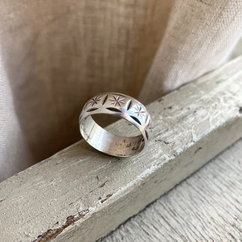 vintage sterling silver engraved sunburst ring 2.jpeg